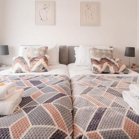 Prenton House, 3Br Close To Liverpool Birkenhead Exteriér fotografie