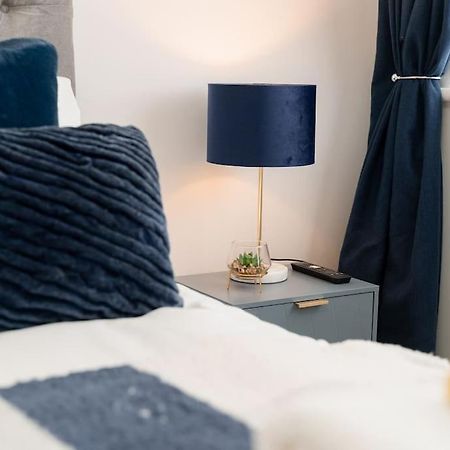 Prenton House, 3Br Close To Liverpool Birkenhead Exteriér fotografie