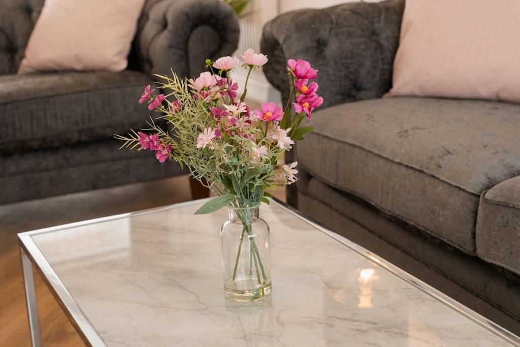 Prenton House, 3Br Close To Liverpool Birkenhead Exteriér fotografie